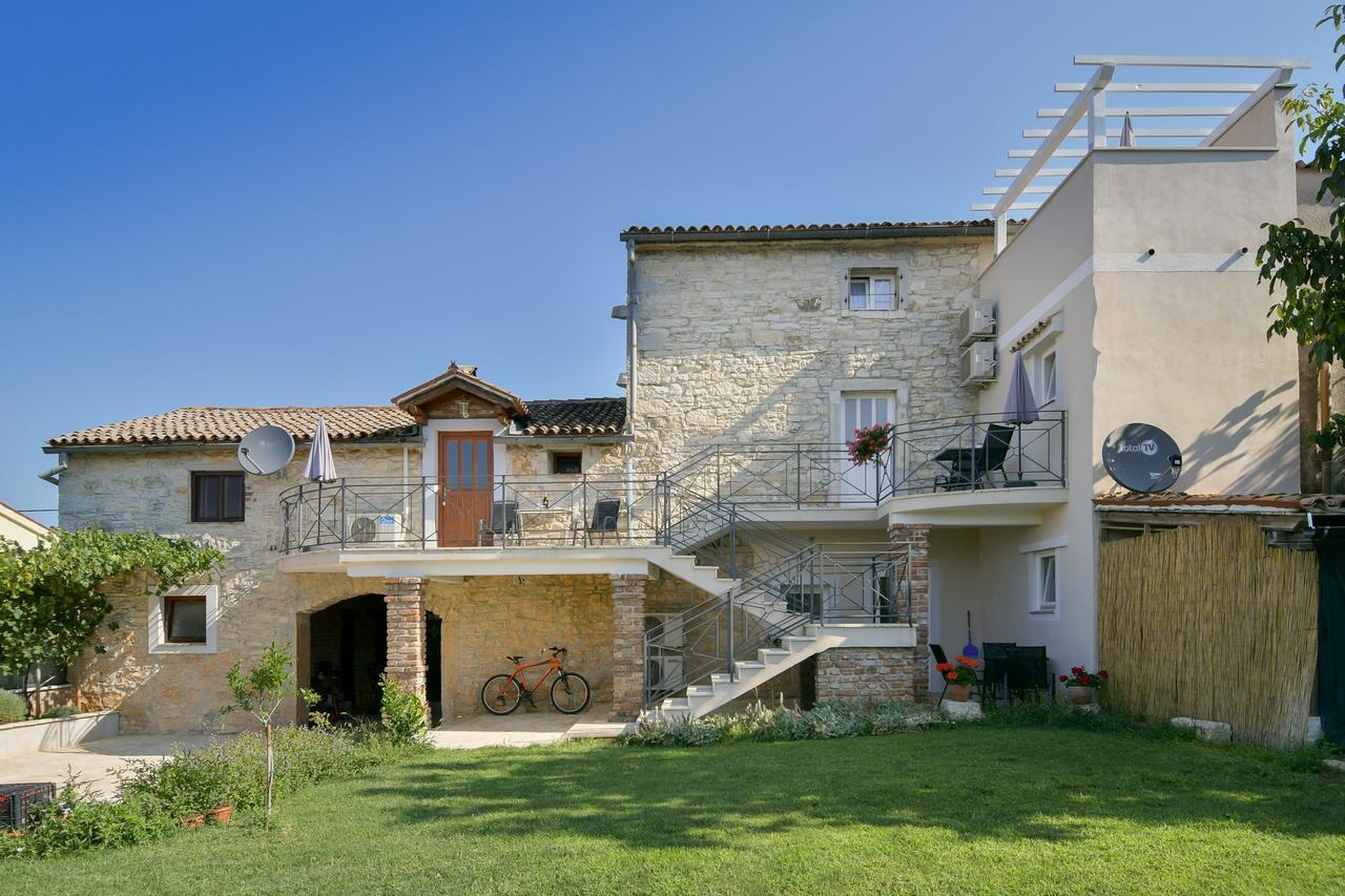 Apartment Borgo 8