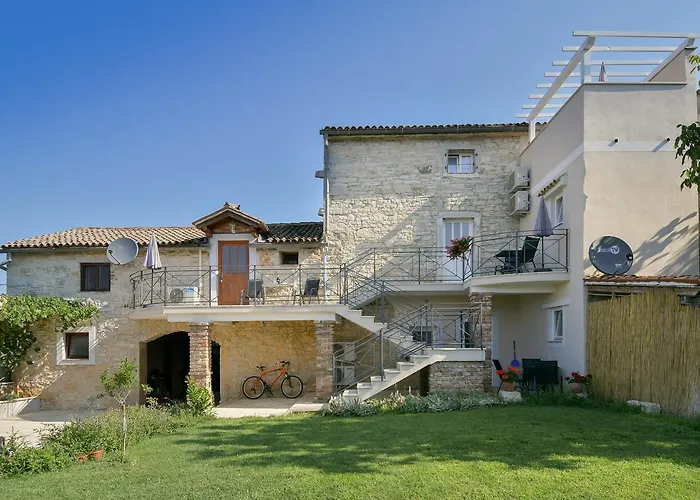 Apartments Borgo 8